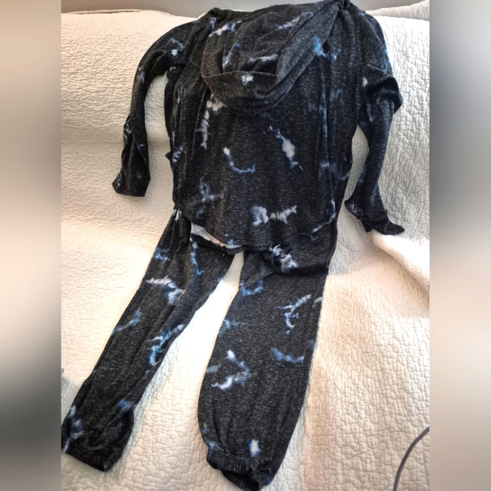 Cozy Black and Blue Tie-Dye Lounge Set